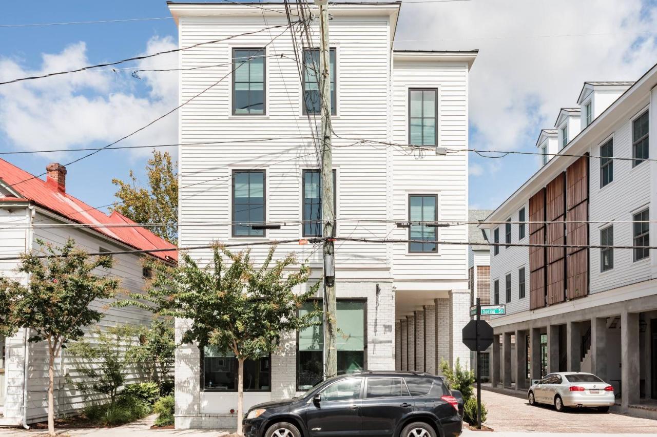 The Azalea Suite At 124 Spring Charleston Exterior photo