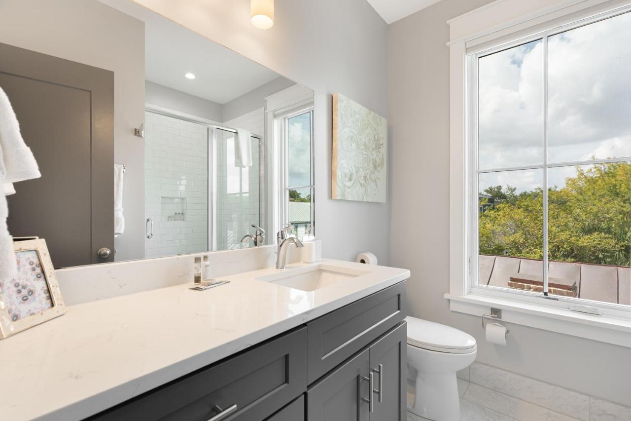 The Azalea Suite At 124 Spring Charleston Exterior photo