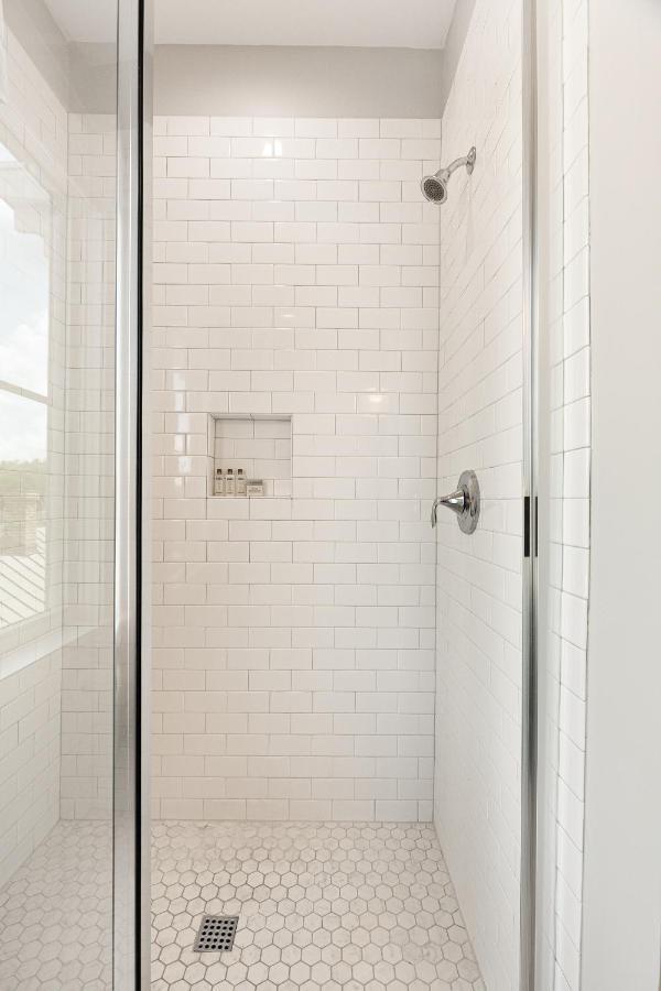 The Azalea Suite At 124 Spring Charleston Exterior photo