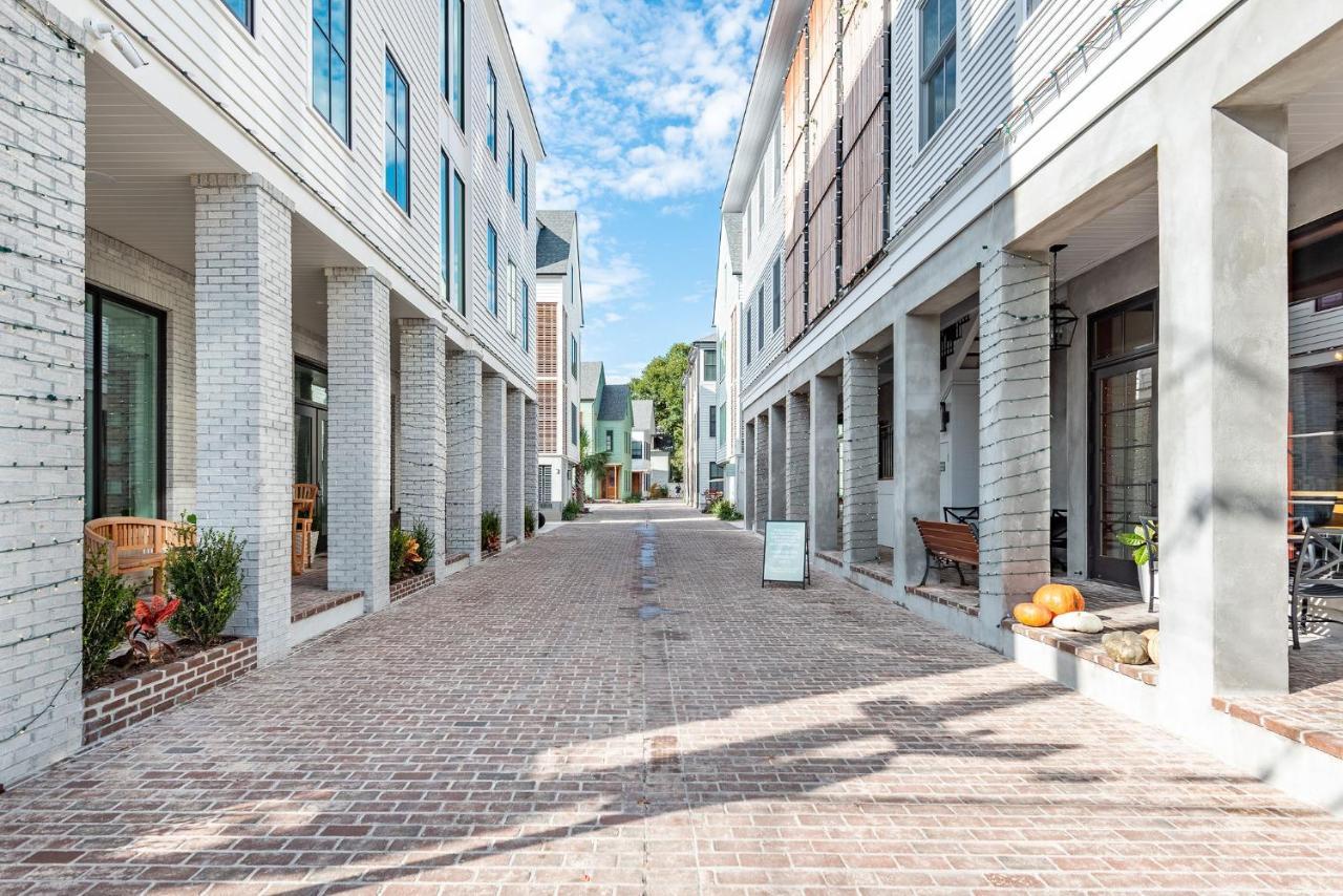The Azalea Suite At 124 Spring Charleston Exterior photo